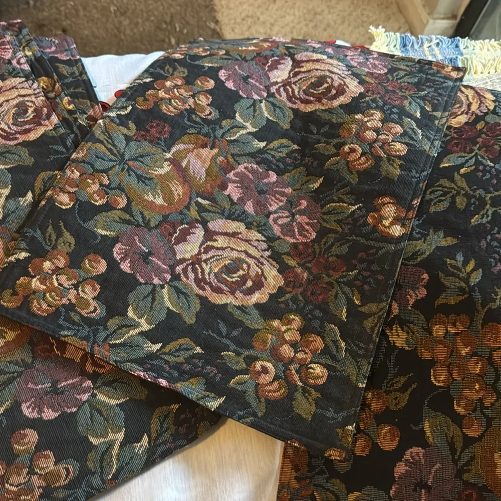 Crate & Barrel - Autumn/Fall Floral Dinner Placemats & Matching Table Runner